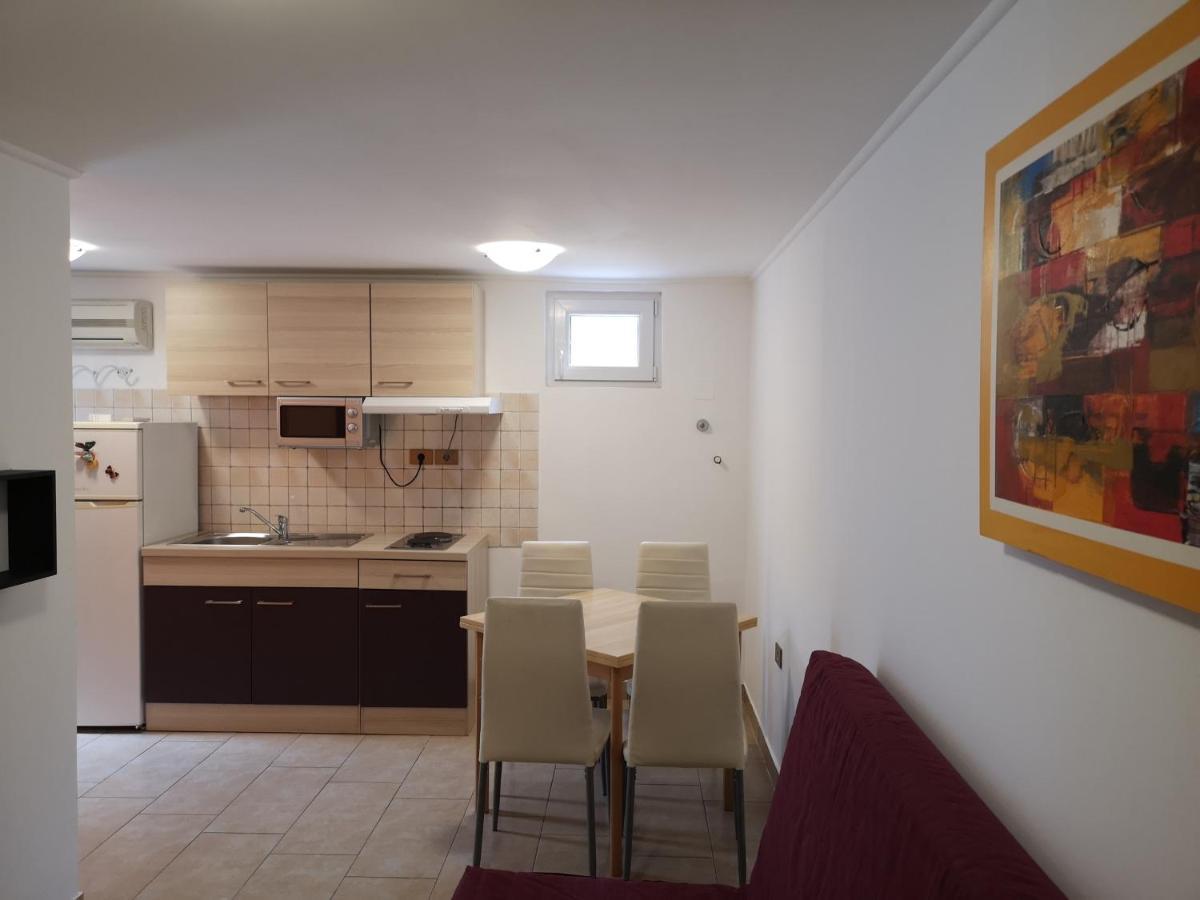 אומאג Apartment Sara מראה חיצוני תמונה