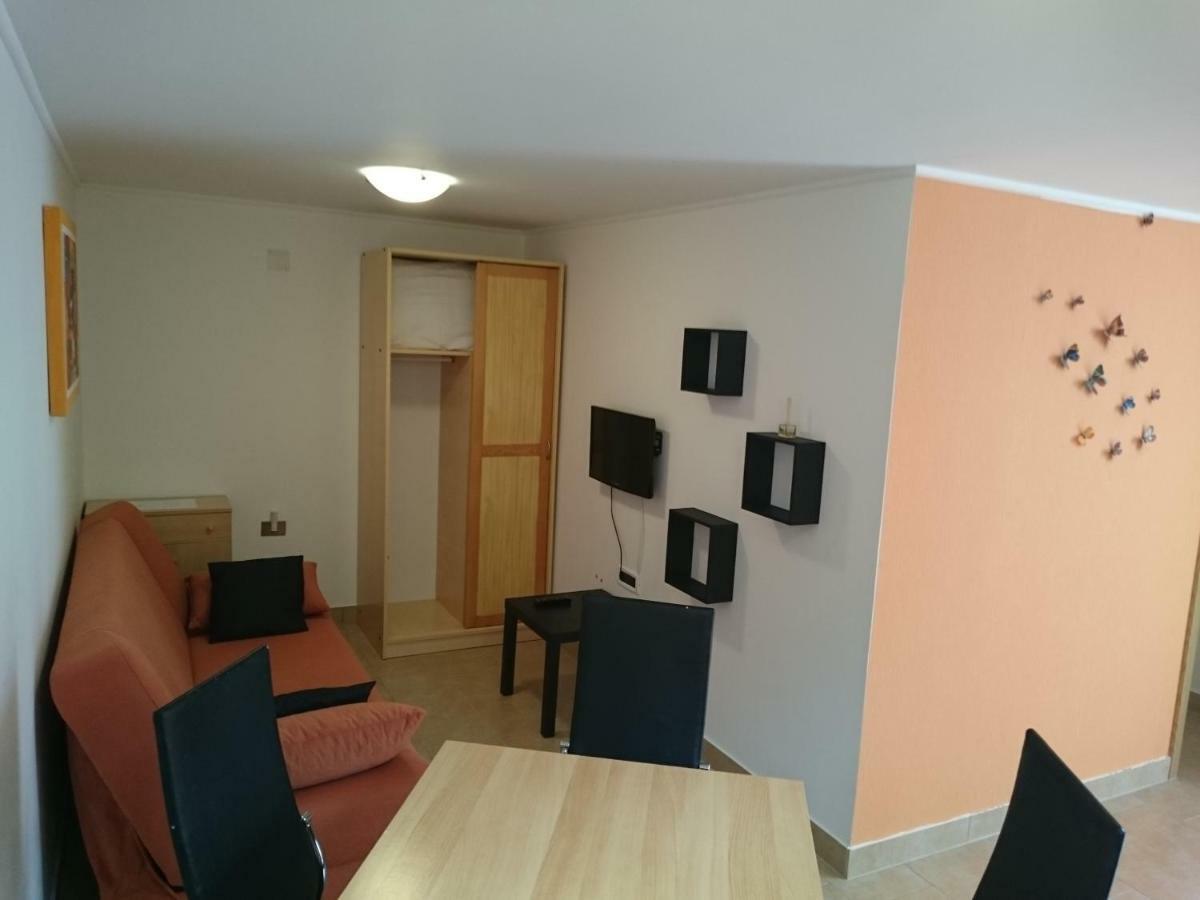 אומאג Apartment Sara מראה חיצוני תמונה