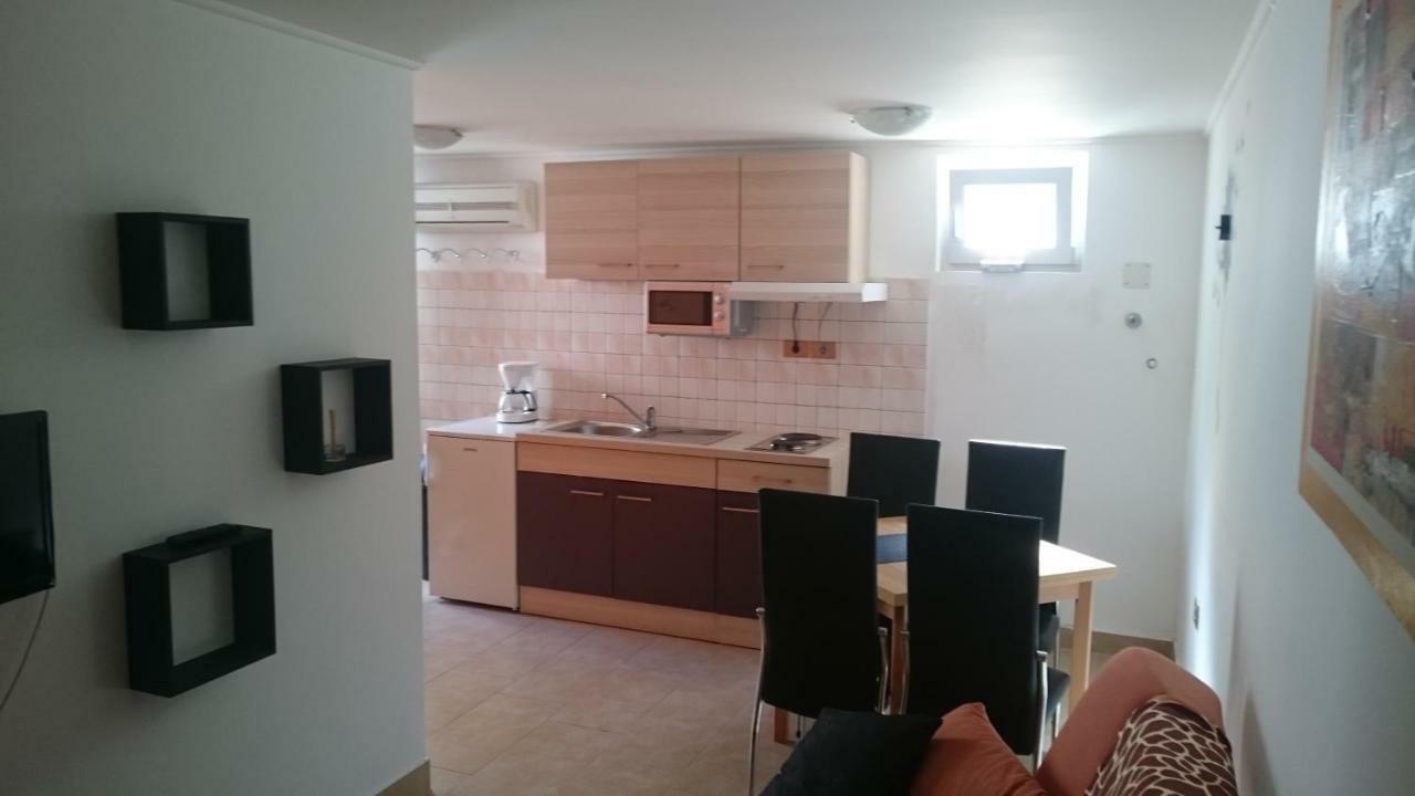 אומאג Apartment Sara מראה חיצוני תמונה